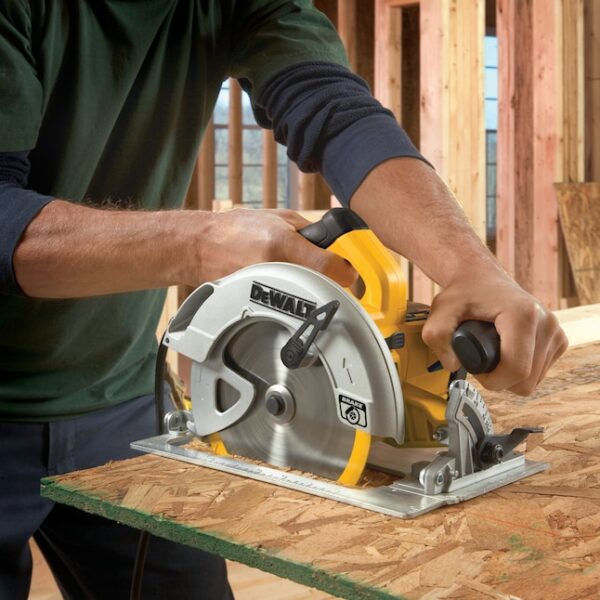 Circular Saw DWE575SB 15-Amp 7-1/4-in Corded - Image 5