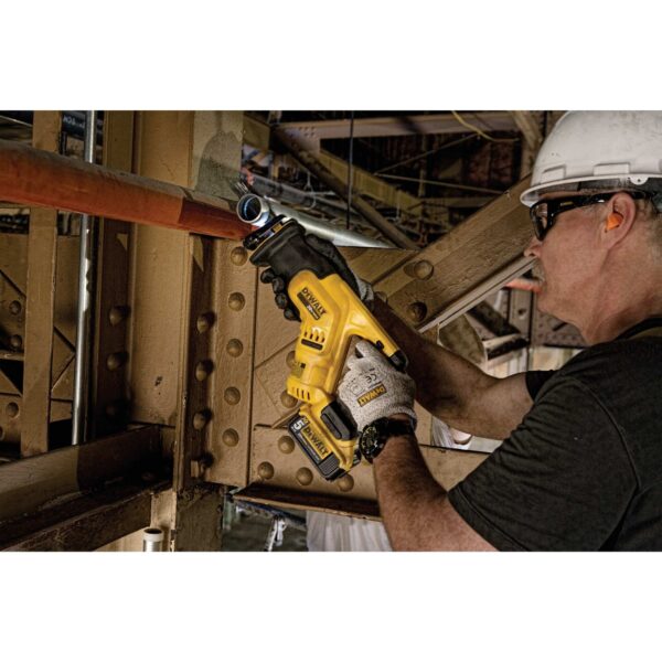 DCS387P1 20-volt Max Variable Speed Cordless Reciprocating Saw (Charger Included and Battery Included) - Image 5