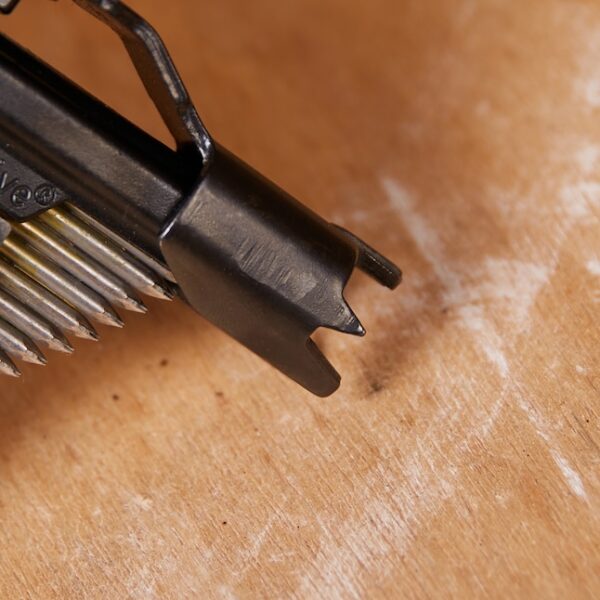 Paslode F350S 30-Degree Pneumatic Framing Nail Gun (Nailer) - Image 4
