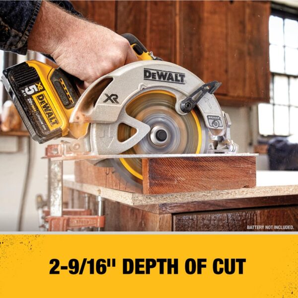 XR 20-volt Max 7-1/4-in Brushless Cordless Circular Saw Kit Circular Saw (1-Battery and Charger Included) - Image 3