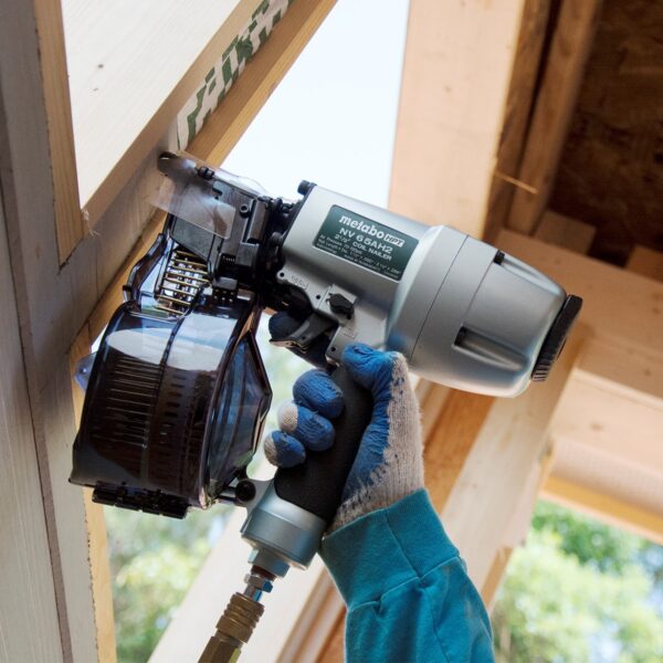 HPT 2.5-in 15-Degree Pneumatic Siding Nailer - Image 3