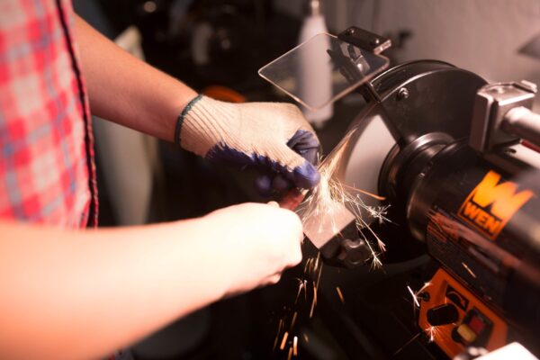 8-in Variable Speed Bench Grinder - Image 6