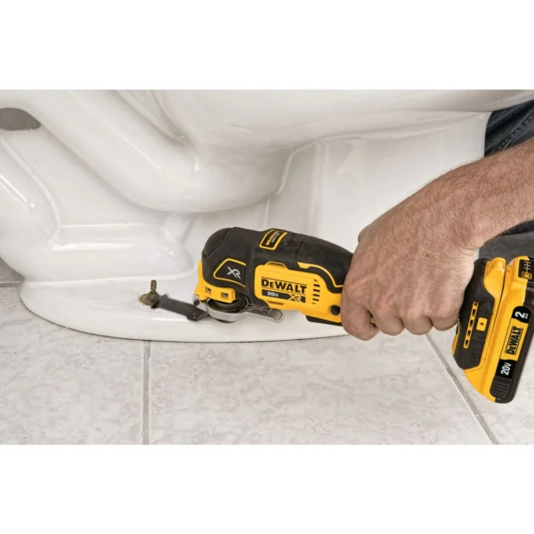 DCS356B Cordless Brushless 20-volt Max Variable Speed Oscillating Multi-Tool Kit - Image 4