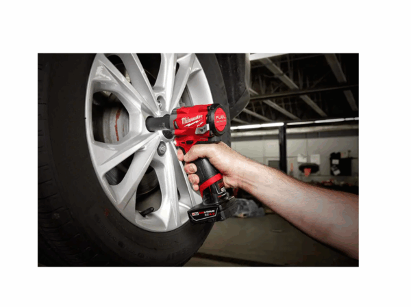 2555-22 M12 FUEL 12V Lithium-Ion Brushless Cordless Stubby 1/2 in. Impact Wrench Kit with One 4.0 and One 2.0Ah Batteries - Image 8