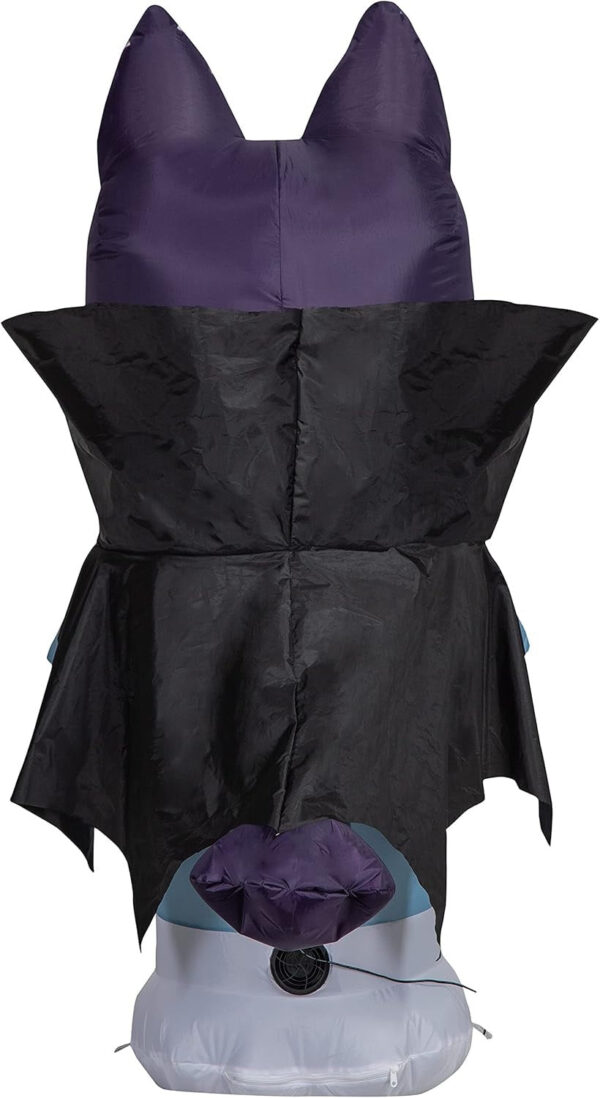 3.5?? in a Vampire Costume Halloween Inflatable - Image 3