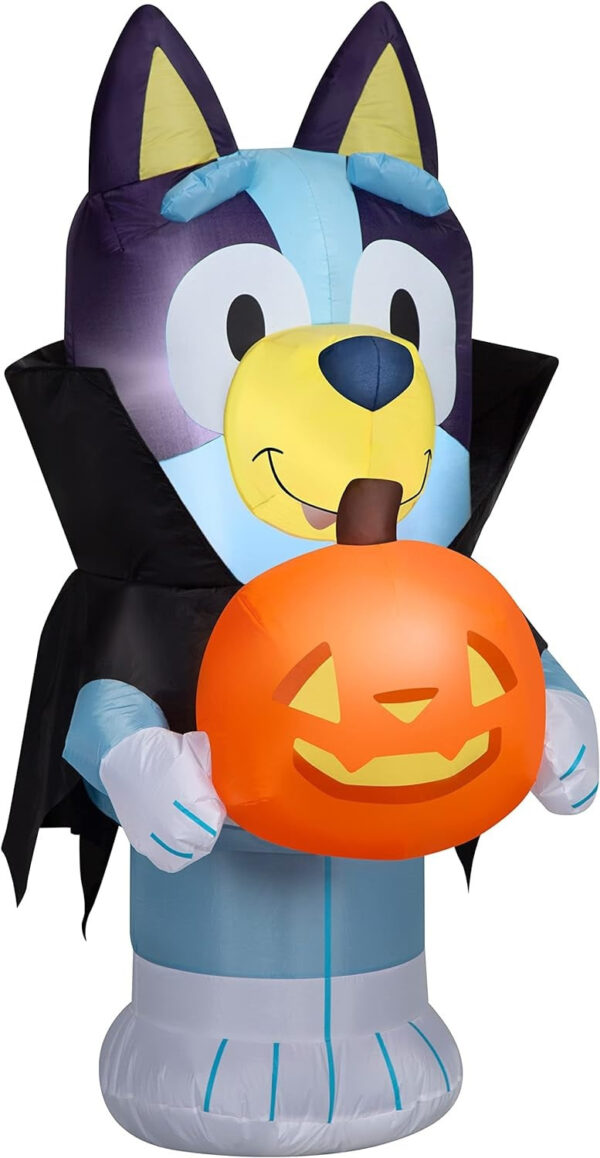 3.5?? in a Vampire Costume Halloween Inflatable - Image 4
