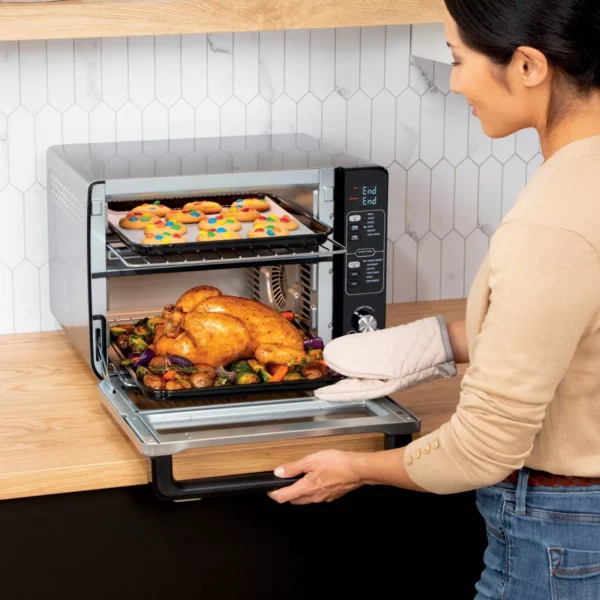12-in-1 Double Oven with FlexDoor, FlavorSeal   Smart Finish, Rapid Top Oven, Convection and Air Fry Bottom Oven   DCT401 - Image 5