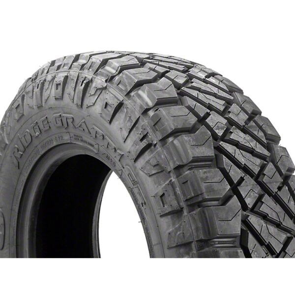 LT255/80R17 - Image 2
