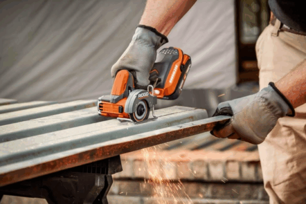 R87547B 18V SubCompact Brushless Cordless 3 in. Multi-Material Saw (Tool Only) with (3) Cutting Wheels - Image 6
