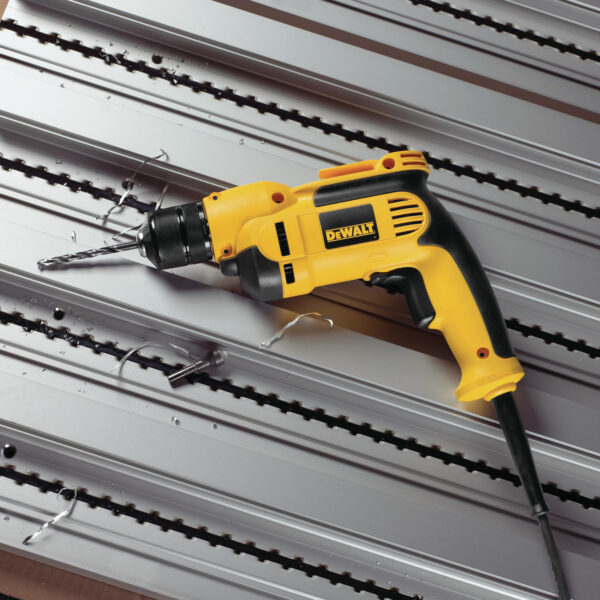 DeWalt DWD112 8 amps 3/8 in. VSR Corded Drill - Image 4