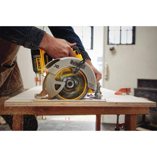 DCS570BW230C 20V MAX XR Cordless Brushless 7-1/4 in. Circular Saw, (1) 20V Compact Lithium-Ion 3.0Ah Battery, and 12V-20V MAX Charger - Image 14