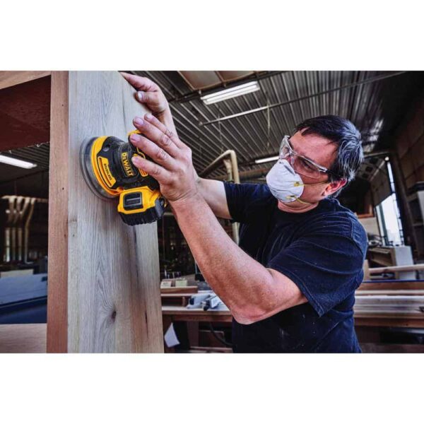 DCW210B 20V MAX XR Cordless Brushless 5 in. Random Orbital Sander (Tool Only) - Image 6