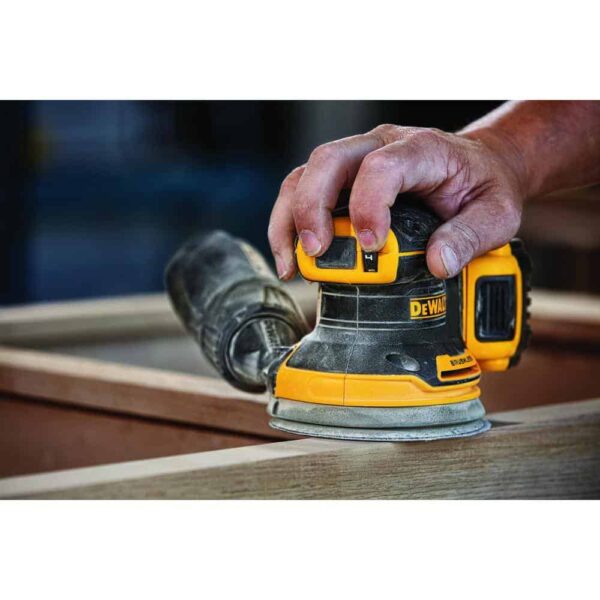 DCW210B 20V MAX XR Cordless Brushless 5 in. Random Orbital Sander (Tool Only) - Image 11