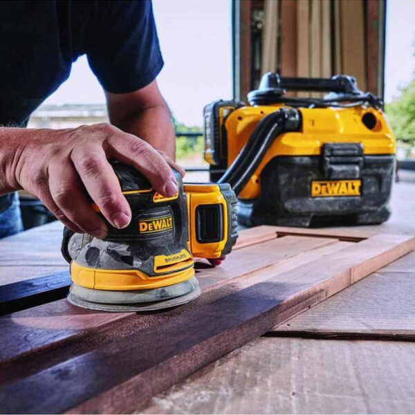 DCW210B 20V MAX XR Cordless Brushless 5 in. Random Orbital Sander (Tool Only) - Image 3