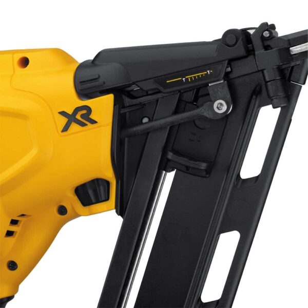 DCN650B 20V MAX XR Lithium-Ion Cordless 15-Gauge Angled Finish Nailer (Tool Only) - Image 6