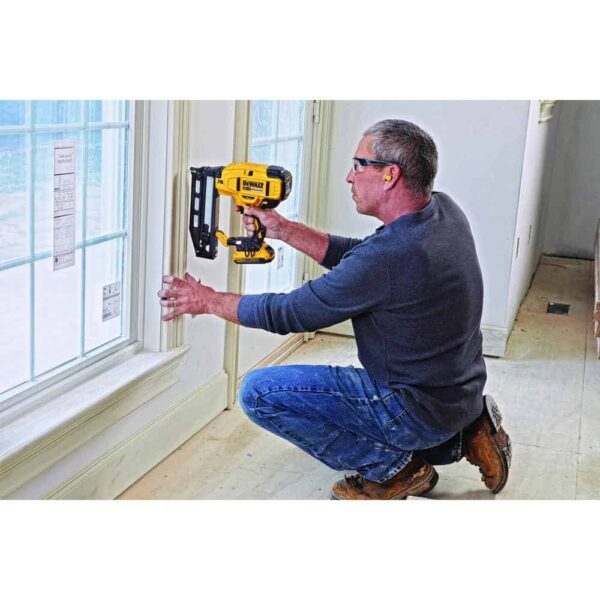 DCN662B 20V MAX XR Cordless Finish Nailer   16-Gauge, Lithium-Ion (Tool Only) - Image 13