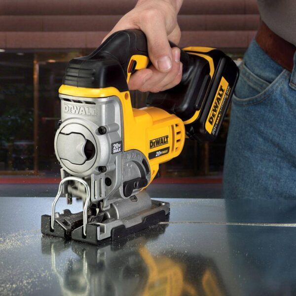 DCS331BW230C 20V MAX Cordless Jig Saw, (1) 20V MAX Compact Lithium-Ion 3.0Ah Battery, and 12V-20V MAX Charger - Image 11