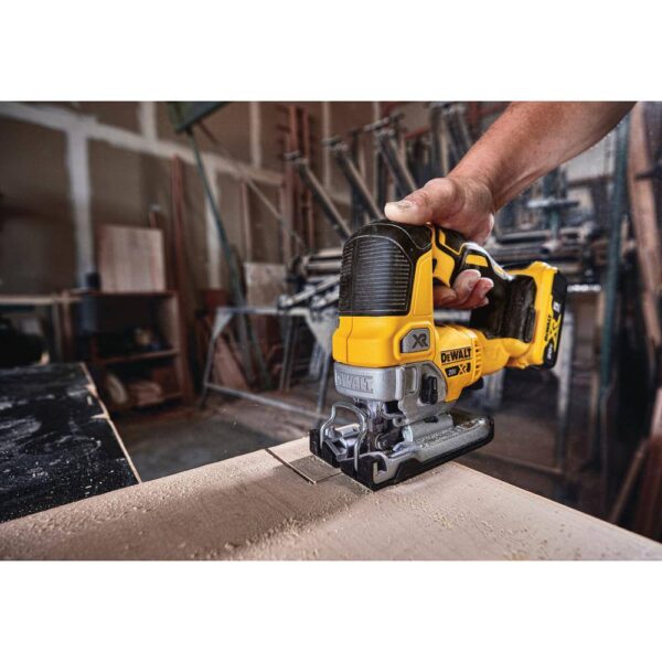 20V MAX XR Cordless Brushless Jigsaw, (1) 20V MAX Compact Lithium-Ion 3.0Ah Battery, and 12V-20V MAX Charger - Image 10