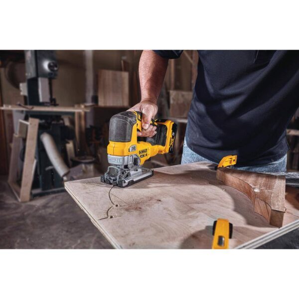 20V MAX XR Cordless Brushless Jigsaw, (1) 20V MAX Compact Lithium-Ion 3.0Ah Battery, and 12V-20V MAX Charger - Image 15