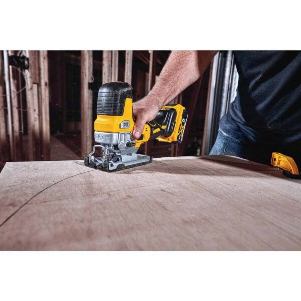 DCS335BWCB205-2 20V MAX XR Lithium-Ion Cordless Barrel Grip Jigsaw with (2) 20V MAX XR Premium Lithium-Ion 5.0Ah Battery Packs - Image 4