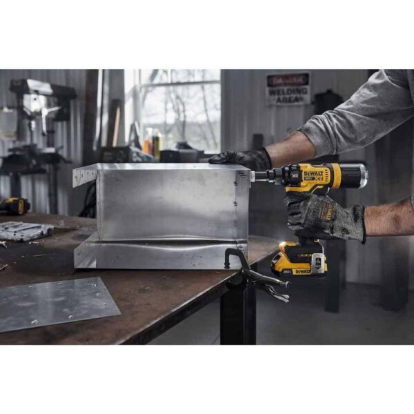 DCF403D1 20-Volt Maximum XR Lithium-Ion Brushless Cordless 3/16 in. Rivet Tool Kit with two 2.0Ah Batteries, Charger and Bag - Image 9