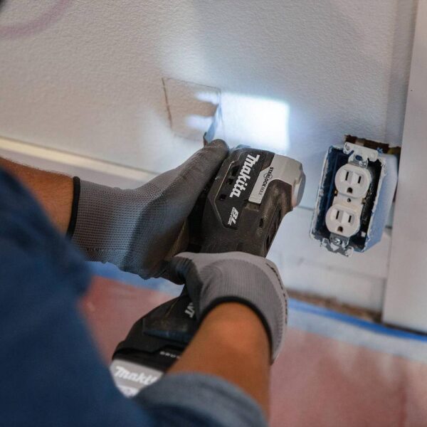 XMT04ZB 18V  Sub-Compact Lithium-Ion Brushless StarlockMax Cordless Multi-Tool (Tool Only) - Image 2