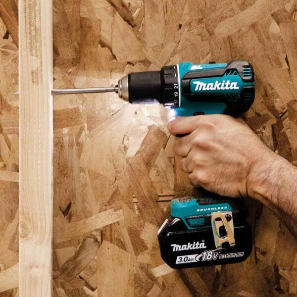 XFD131 18V LXT Lithium-Ion Brushless Cordless 1/2 in. Driver-Drill Kit, 3.0Ah - Image 3
