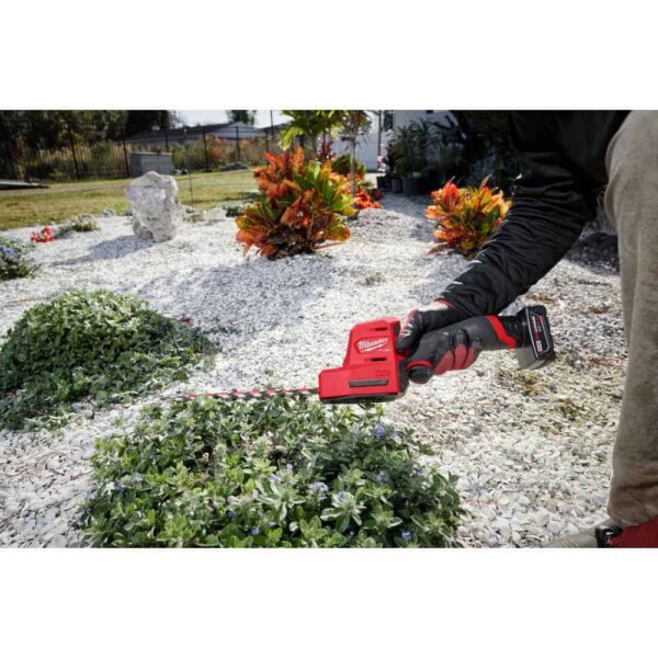 M12 FUEL 8 in. 12V Lithium-Ion Brushless Cordless Hedge Trimmer Kit w/M12 FUEL Hammer Drill and Impact Driver Combo Kit - Image 11