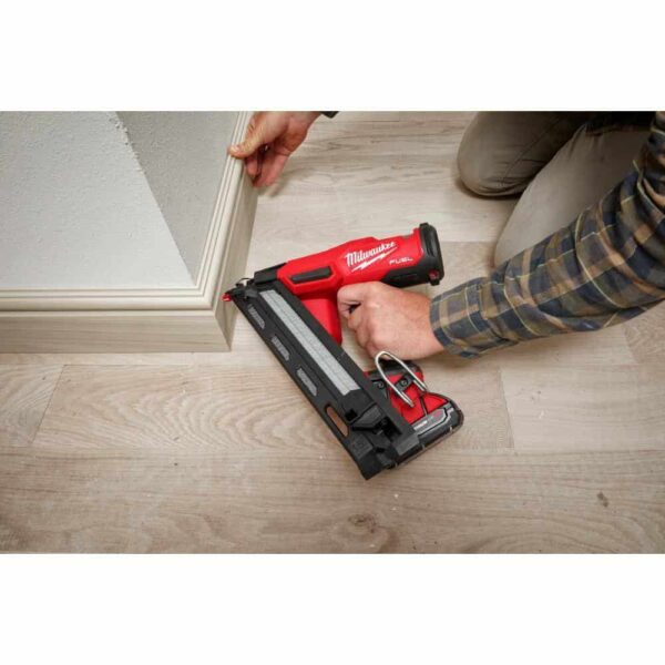 2839-21CT M18 FUEL 18-Volt Lithium-Ion Brushless Cordless Gen II 15-Gauge Angled Finish Nailer Kit with 2.0Ah Battery and Charger - Image 10