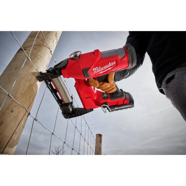 MPU112-960 1-1/2 in. 9-Gauge Galvanized Staples for M18 FUEL Utility Fencing Stapler (960 Per Box) - Image 4