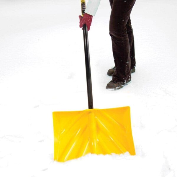 True Temper 37.4 in. Metal Handle Plastic Blade Ergonomic Mountain Mover Snow Shovel (Pack of 2) - Image 2