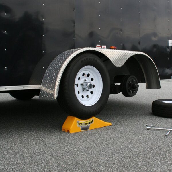 Tandem Trailer Tire Changing Ramp with  5.5 Lift, Yellow - Image 9