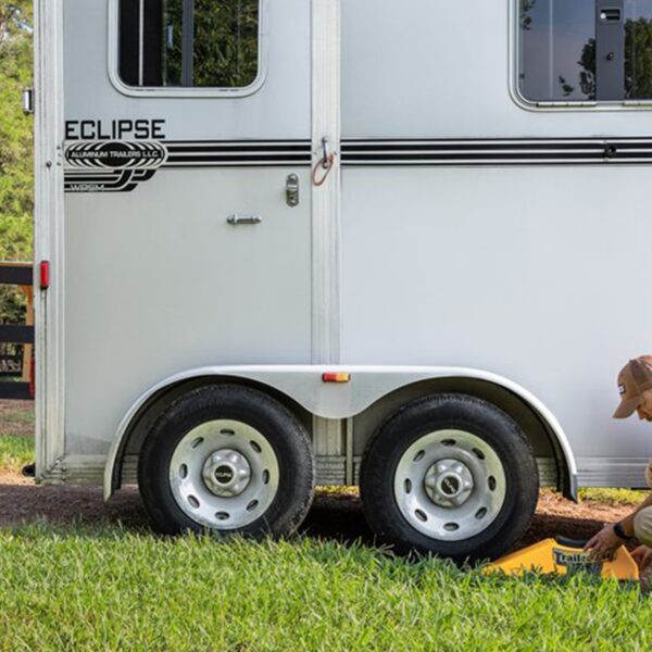 Tandem Trailer Tire Changing Ramp with  5.5 Lift, Yellow - Image 12