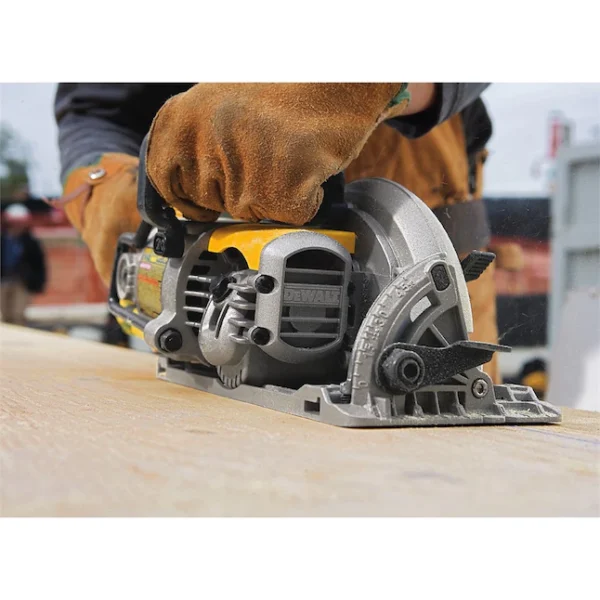 DWS535B 7-1/4 in. Wormdrive Corded Circular Saw - Image 8