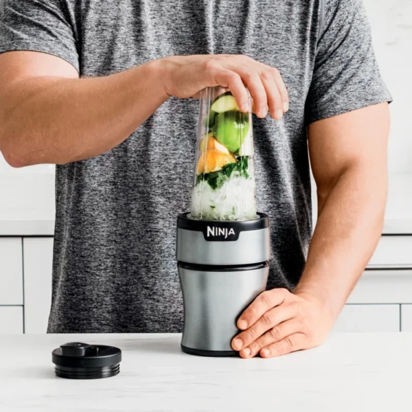 BN301  Compact Personal Blender, 900-Peak-Watt Motor, Silver - Image 2