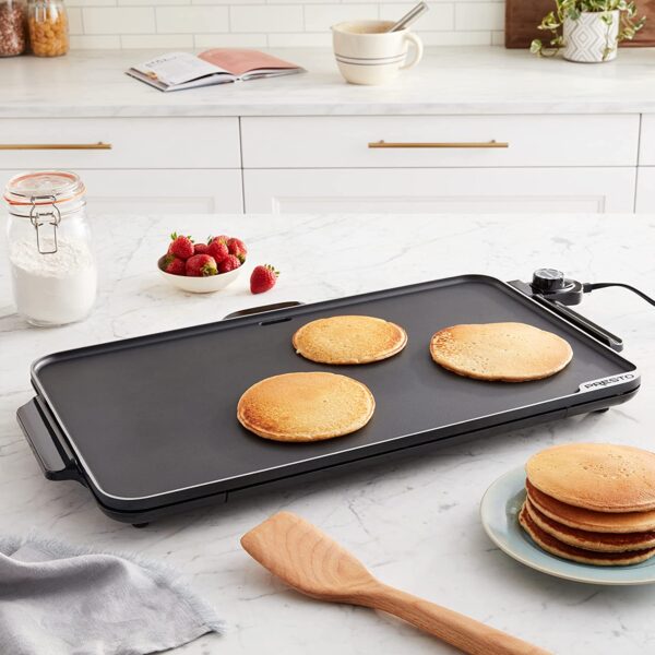 07072 286 sq. in. Black Electric Griddle with Temperature Sensor - Image 6