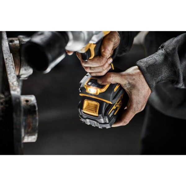 DCF961B 20V 1/2 in. High Torque Impact Wrench (Tool Only) - Image 7